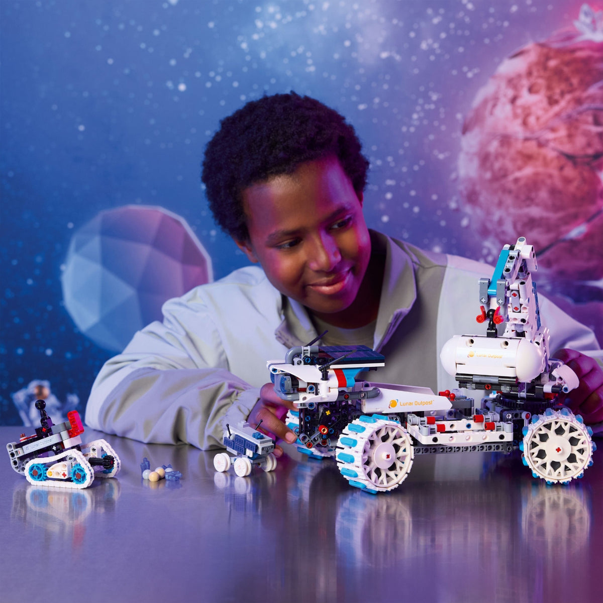 LEGO Technic Véhicule Lunaire Lunar Outpost 42211