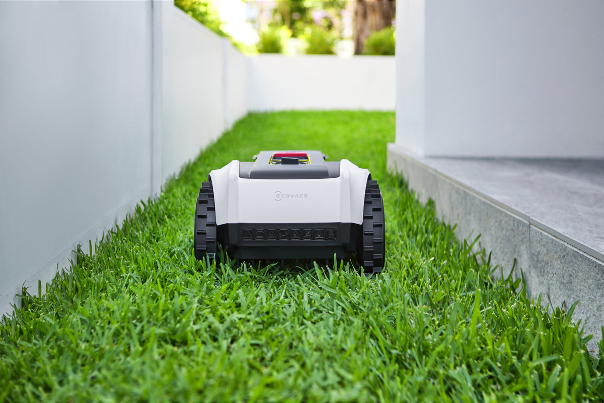 Ecovacs GOAT O800 RTK Tondeuse à Gazon Robot, Navigation AIVA 3D, Noir et Blanc