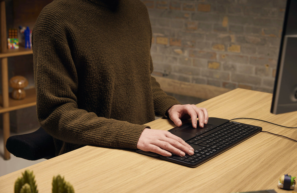 Contour Design CDKBBALPN21500 clavier maison/bureau USB QWERTY Nordique Noir