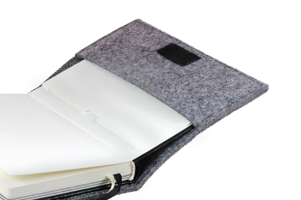 Lakeland Terrier - Dog passport case, document case, gift for the traveller from the Art-Dog brand