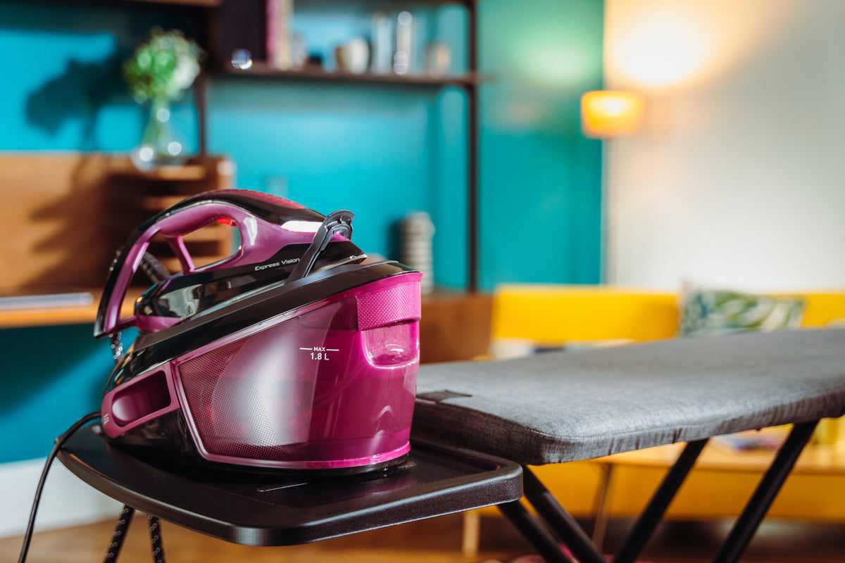 Tefal Express Vision SV8152 Centrale Vapeur 2800 W, Semelle Durilium AirGlide Autoclean, Violet et Noir