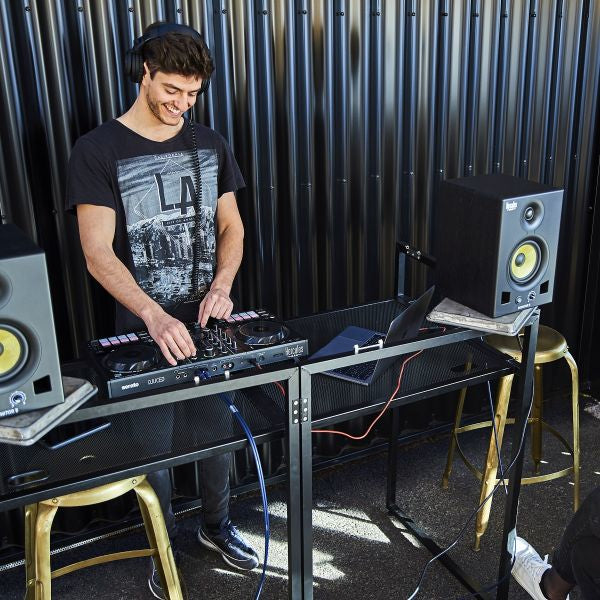 Hercules DJControl Inpulse 500 – Contrôleur DJ USB 2 voies pour Serato DJ Lite et DJUCED (inclus) - Interface audio inté