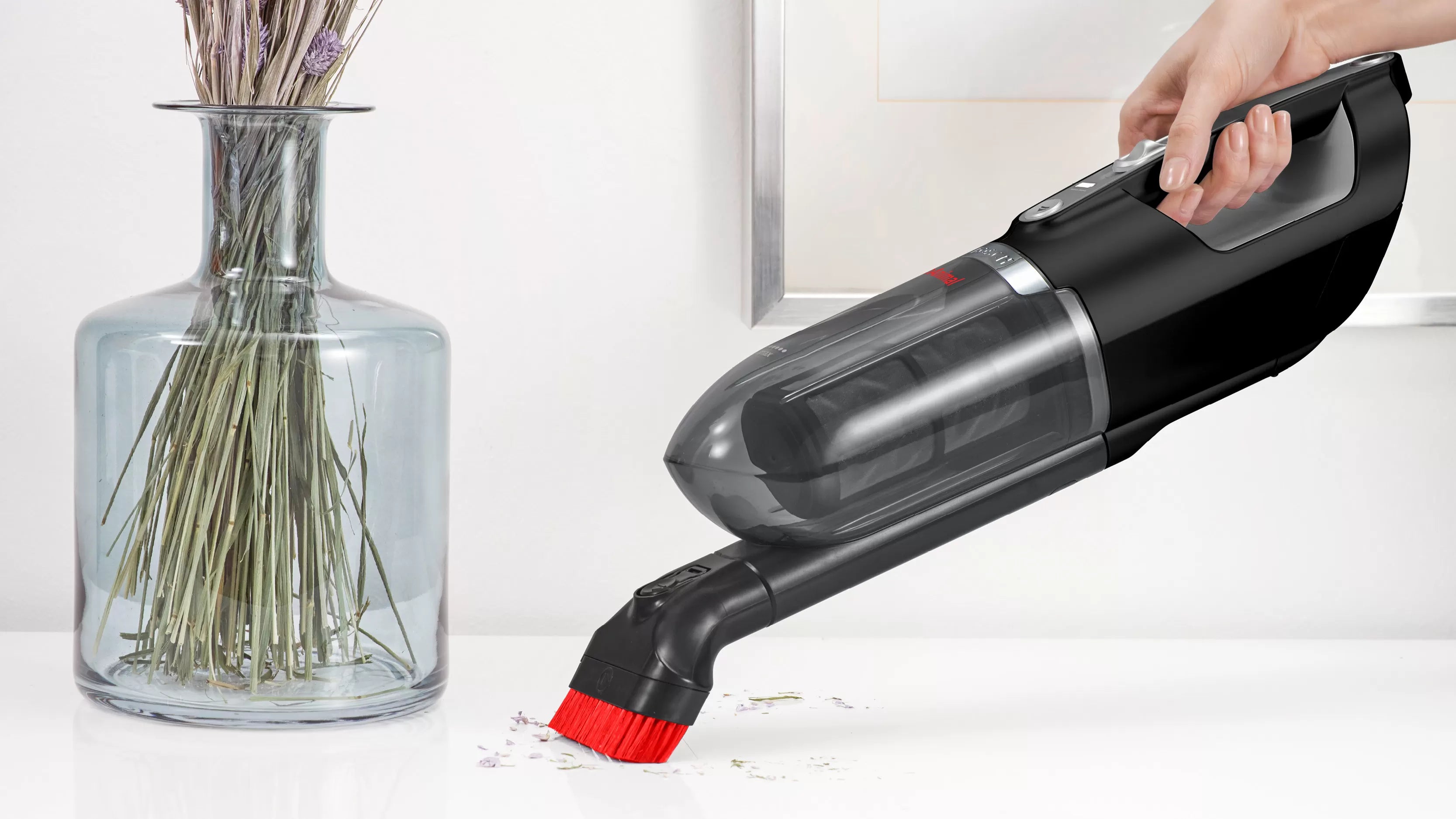 Bosch Bosch Serie 4 BBH3ZOO28 aspirateur balai et balai électrique Batterie Sec Sans sac 0,4 L Rouge 2,15 Ah