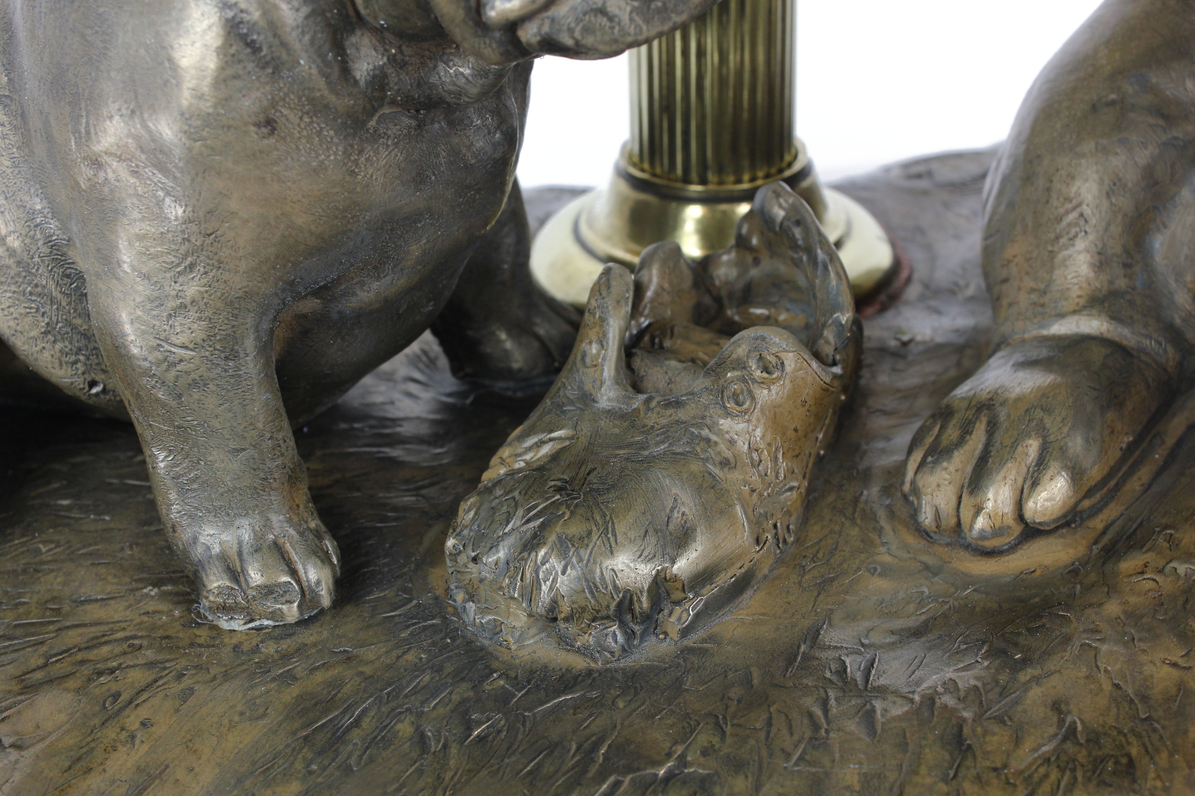 Bulldog, English Bulldog, British Bulldog - stained glass lamp with a lampshade, table lamp with a dog statue, interior decor in retro style by Art-Dog brand