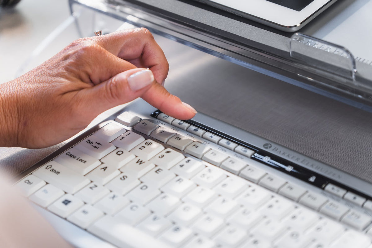 Clavier Compact S-Board 840 DE Qwertz avec Ports USB