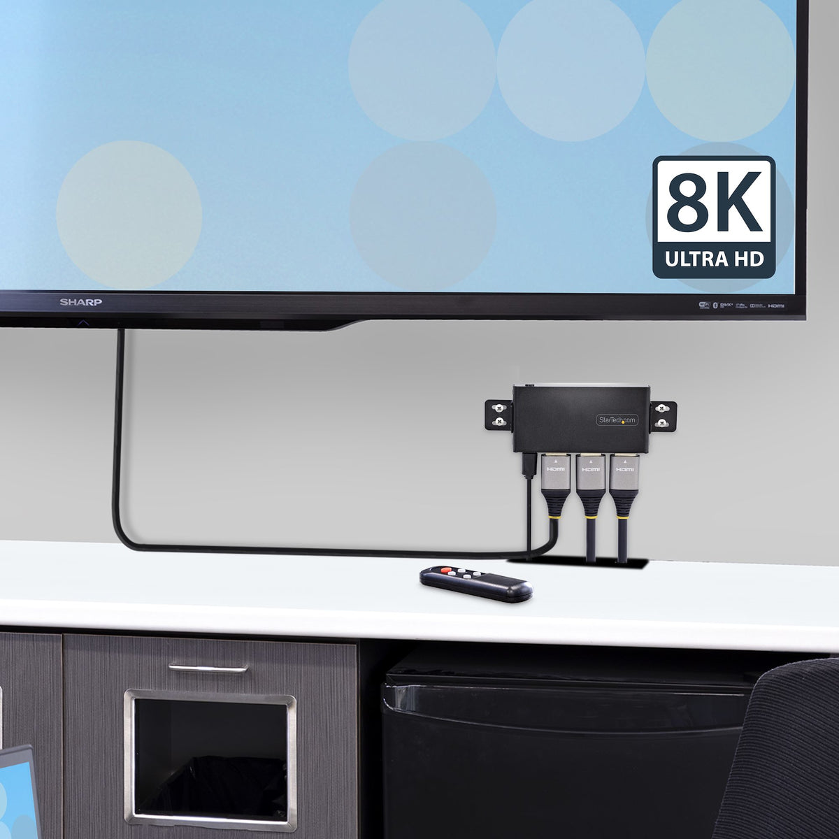 StarTech.com Switch HDMI 8K 2 Ports HDMI 2.1 4K 120Hz HDR10+ 8K 60Hz UHD 2 Entrées 1 Sortie avec Télécommande