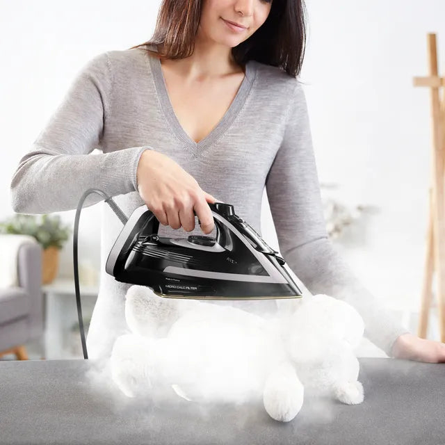 Tefal Puregliss FV8062E0 Fer à Repasser à Sec ou à Vapeur, Semelle Durilium AirGlide Autoclean, 3000 W, Noir et Gris