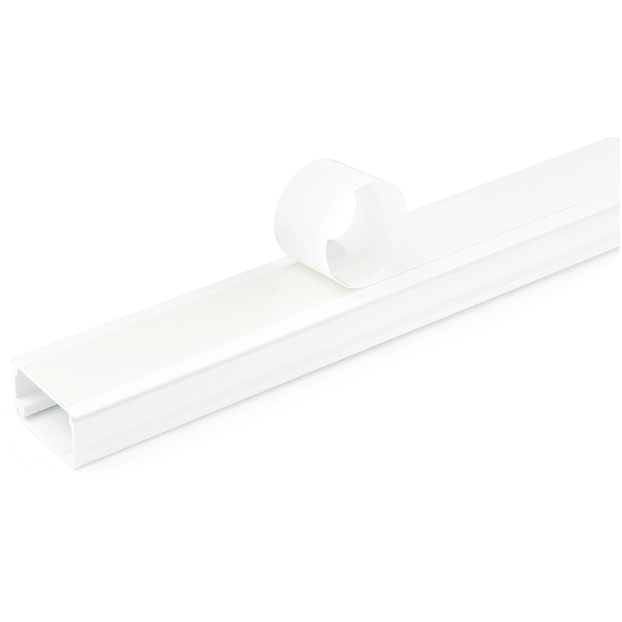 StarTech.com Chemin de Câbles PVC Robuste avec Couvercle et Ruban Adhésif - 32mm W x 20mm H - Longueur 2m - Passe Câble pour Câbles Réseaux/Électriques - Goulottes pour Câbles Muraux, Homologué UL