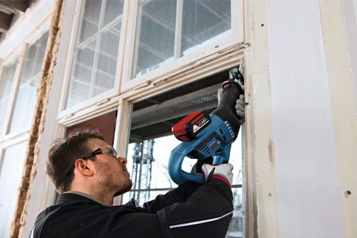 Bosch Bosch GSA 18V-32 2500 spm Noir, Bleu, Rouge