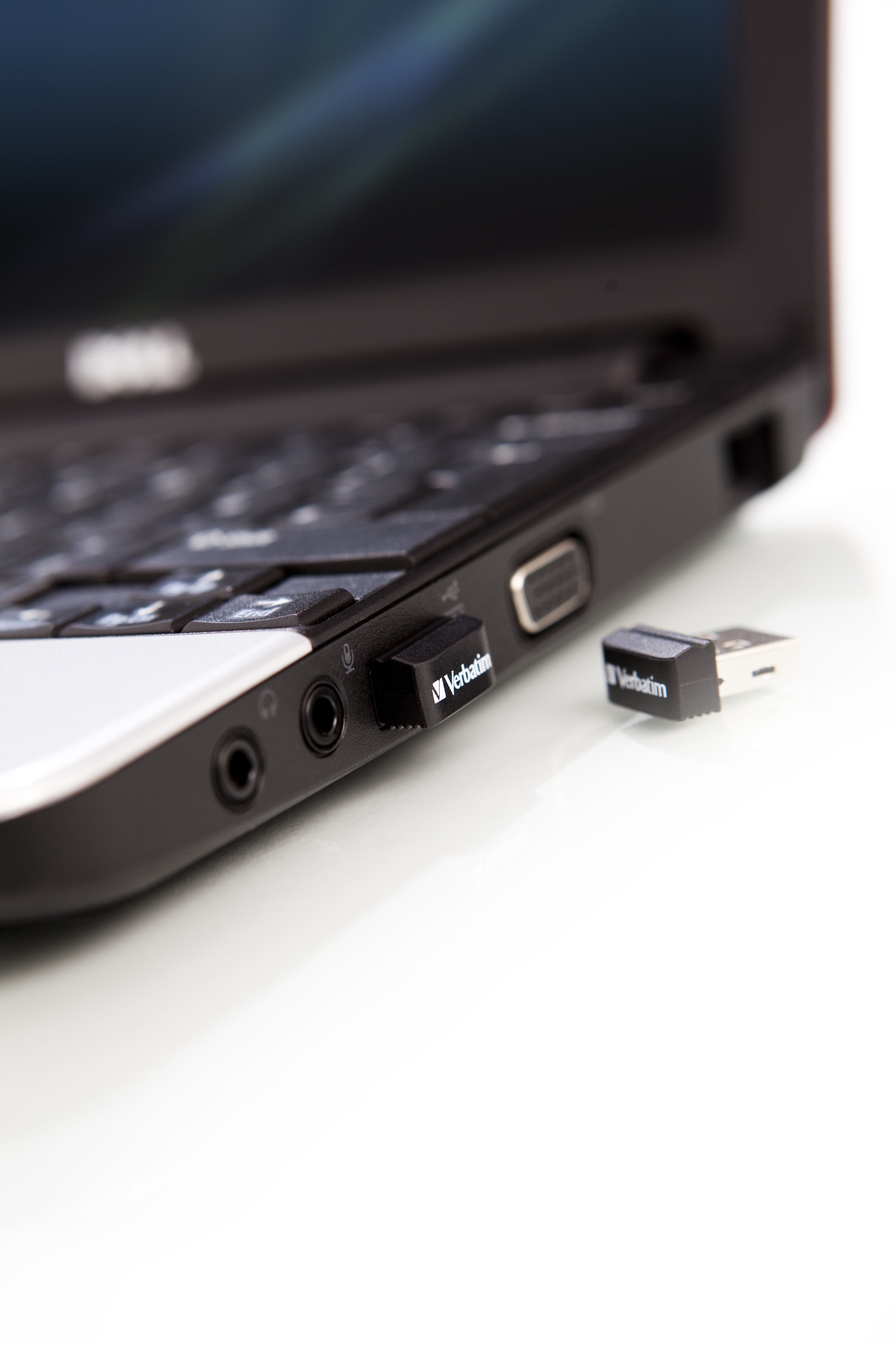 Verbatim Clé NANO USB Store 'n' Stay 16 Go