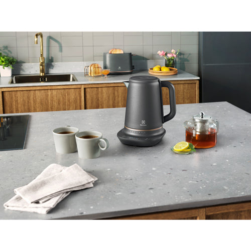 Electrolux E7K16BP bouilloire 1,7 L 2400 W Noir, Cuivre