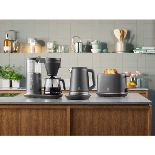 Electrolux E7K16BP bouilloire 1,7 L 2400 W Noir, Cuivre