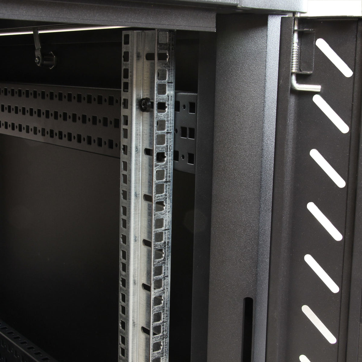 StarTech.com Armoire Rack Serveur 12U 19" Verrouillable avec Roulettes et Rails Ajustables