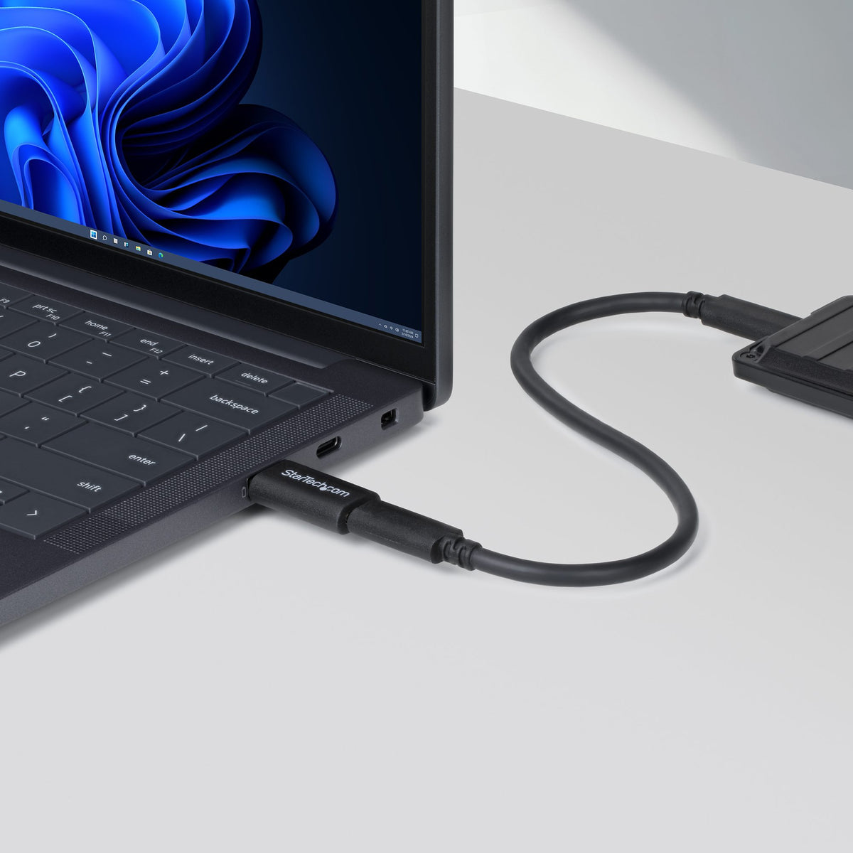 StarTech.com Adaptateur USB-A Mâle vers USB-C Femelle, 10Gbps, 5V 900mA
