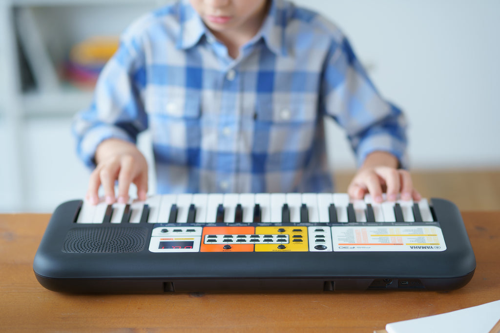 Yamaha PSS-F30 synthétiseur Synthétiseur digital 37 Noir