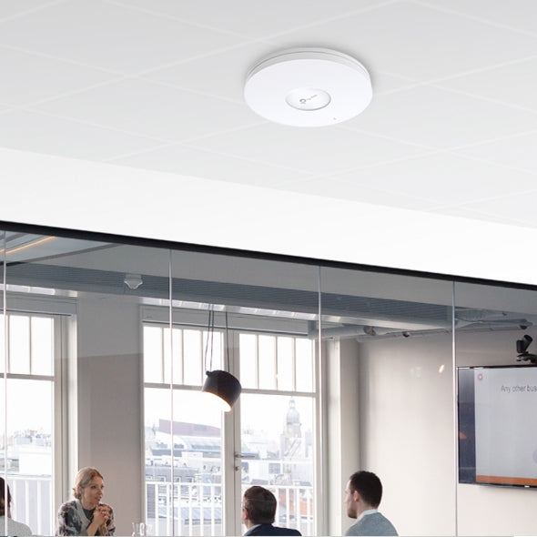 TP-Link Omada EAP670 point d'accès réseaux locaux sans fil 5400 Mbit/s Blanc Connexion Ethernet, supportant l'alimentation via ce port (PoE)