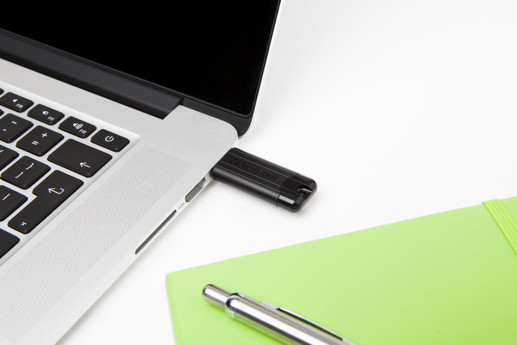 Verbatim PinStripe 3.0 Clé USB 16 Go - Noire