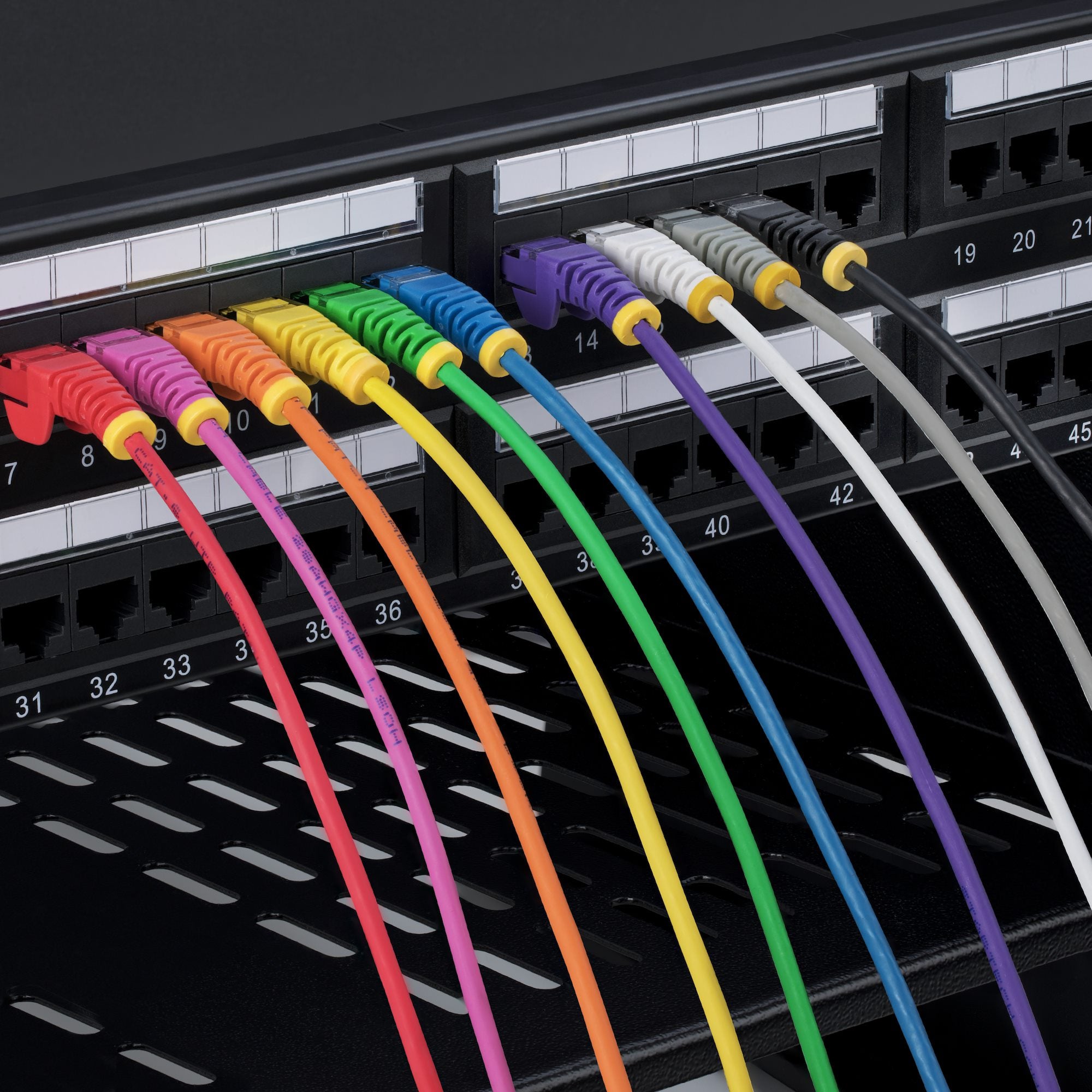 StarTech.com Câble Ethernet CAT6 Rouge Fin de 3m, Sans Accroc, 100W PoE, UTP, LSZH, Fil de Cuivre Pur 28AWG, Cordon Patch Réseau RJ45 avec Serre-Câble, Contrôlé Fluke