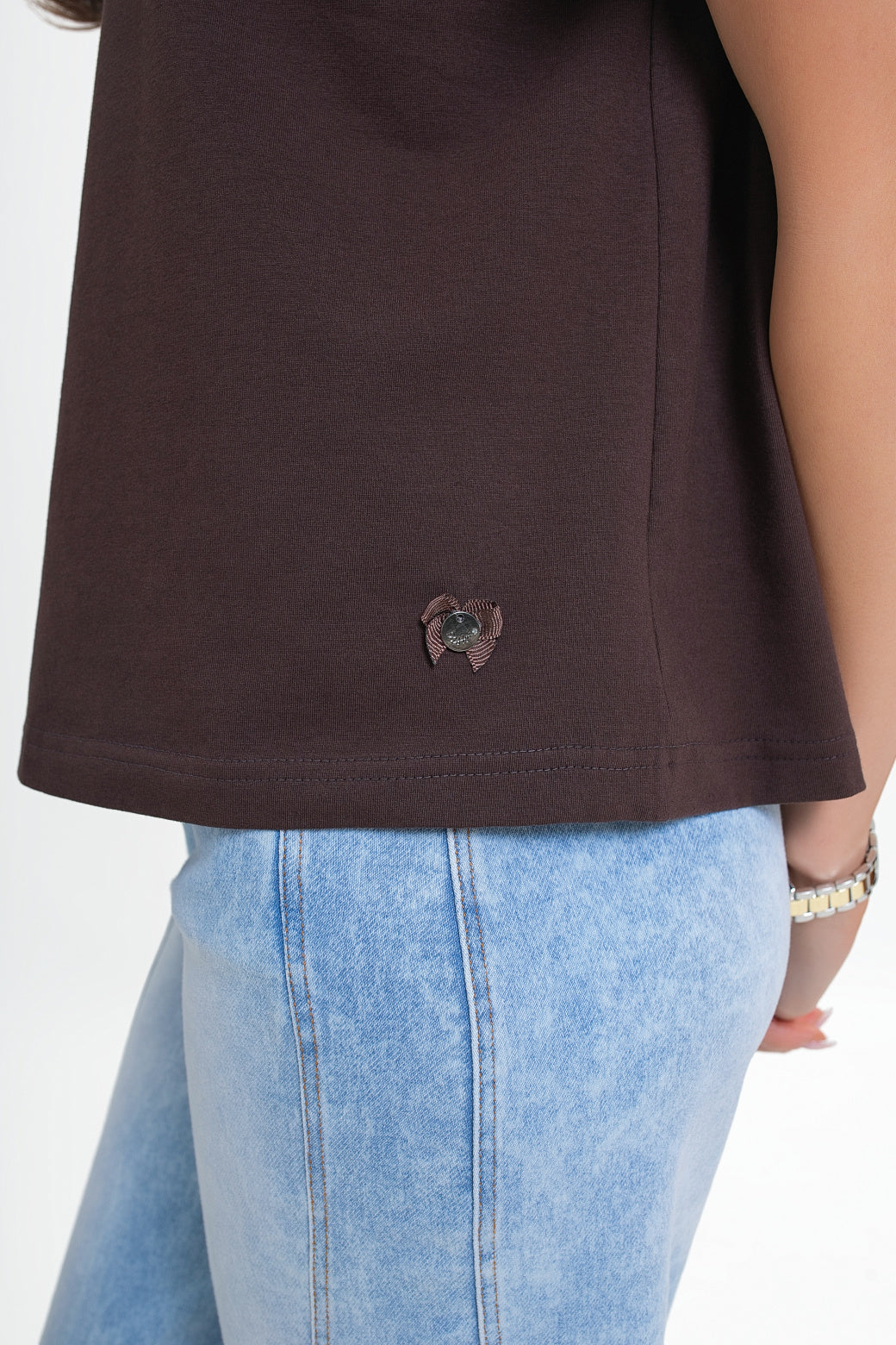 Blouse en coton à épaulettes - un basique élégant
