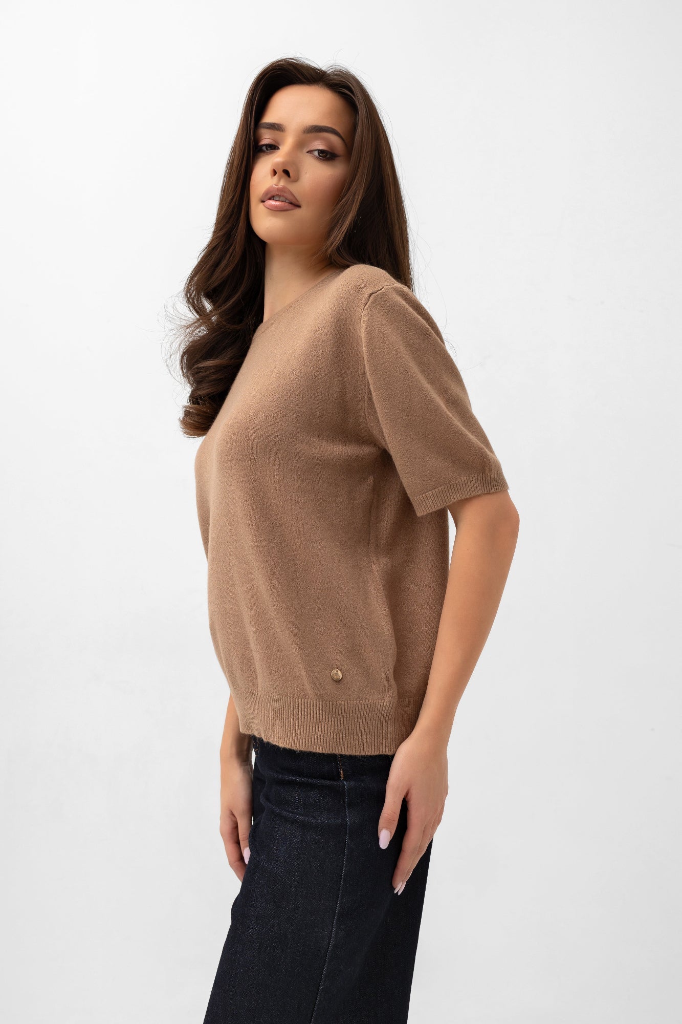 Blouse-pull à manches courtes - Bastet par Agnieszka Włodarczyk