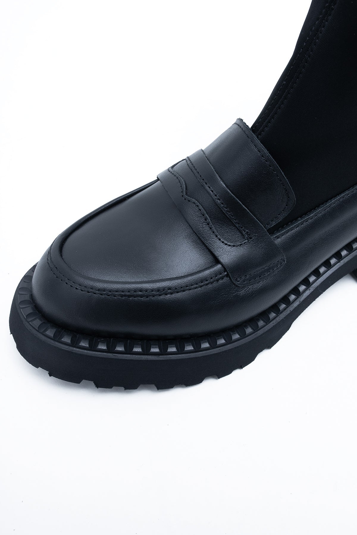 Bottes noires élastiques à semelle épaisse