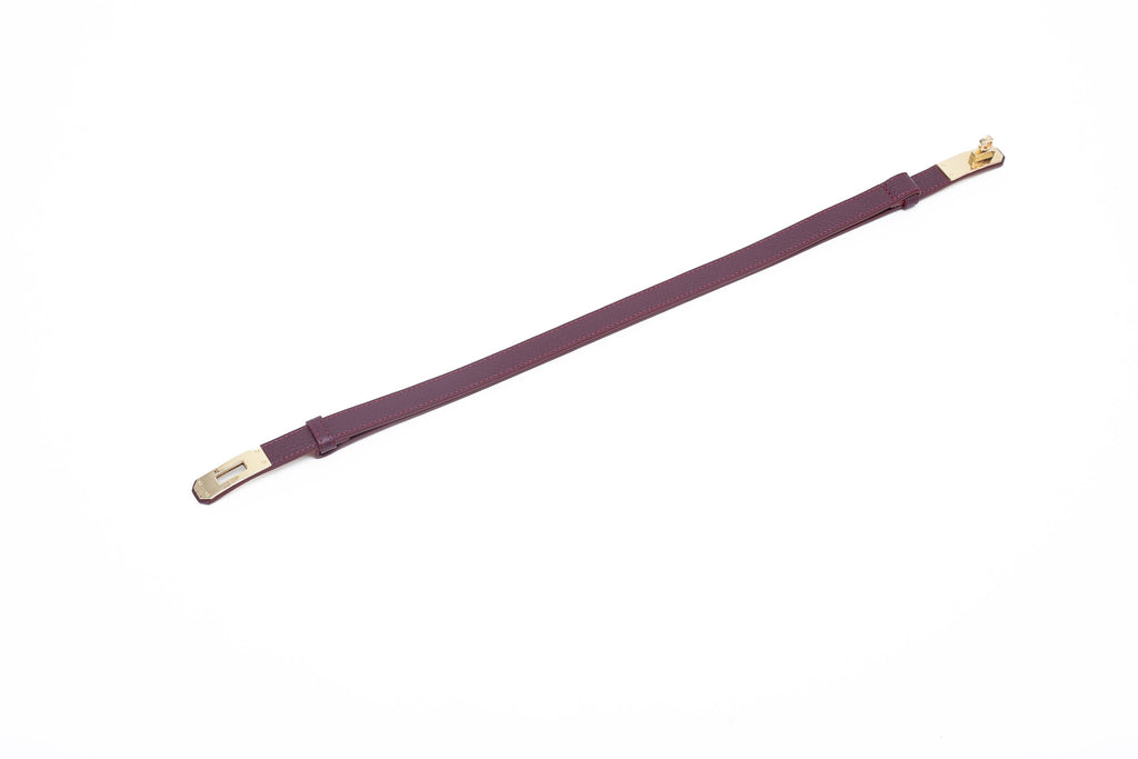 Une ceinture en cuir