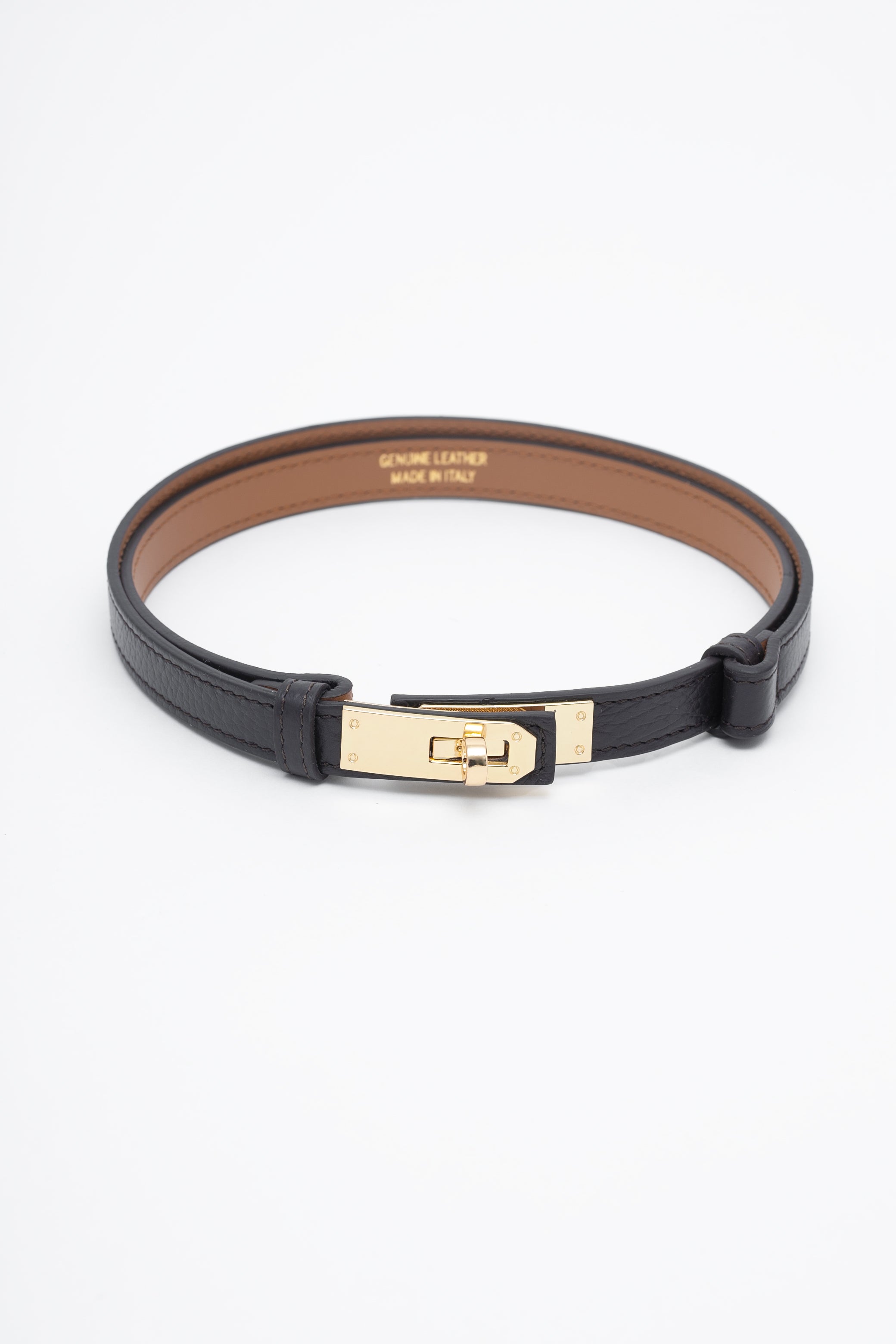Une ceinture en cuir