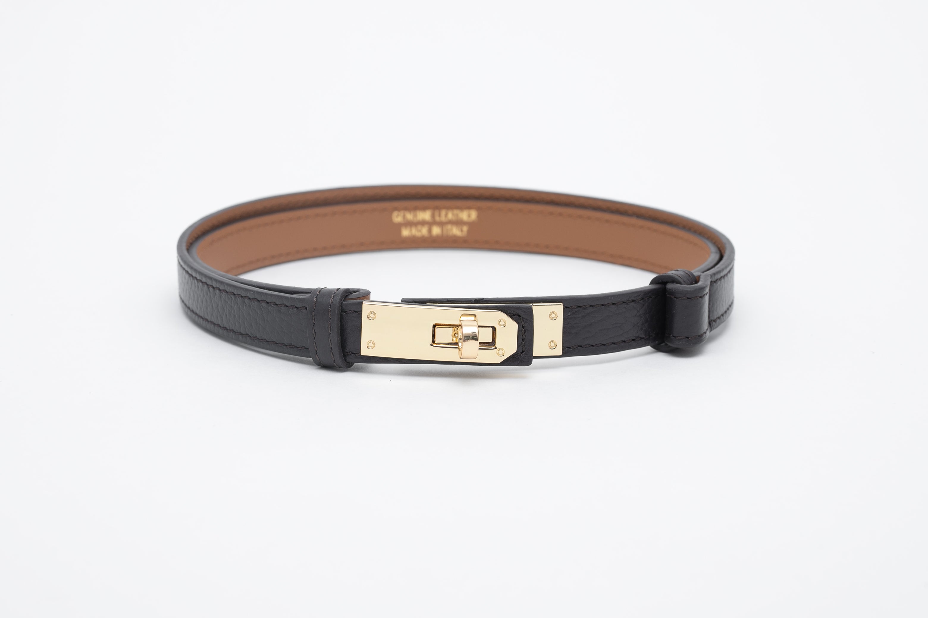 Une ceinture en cuir