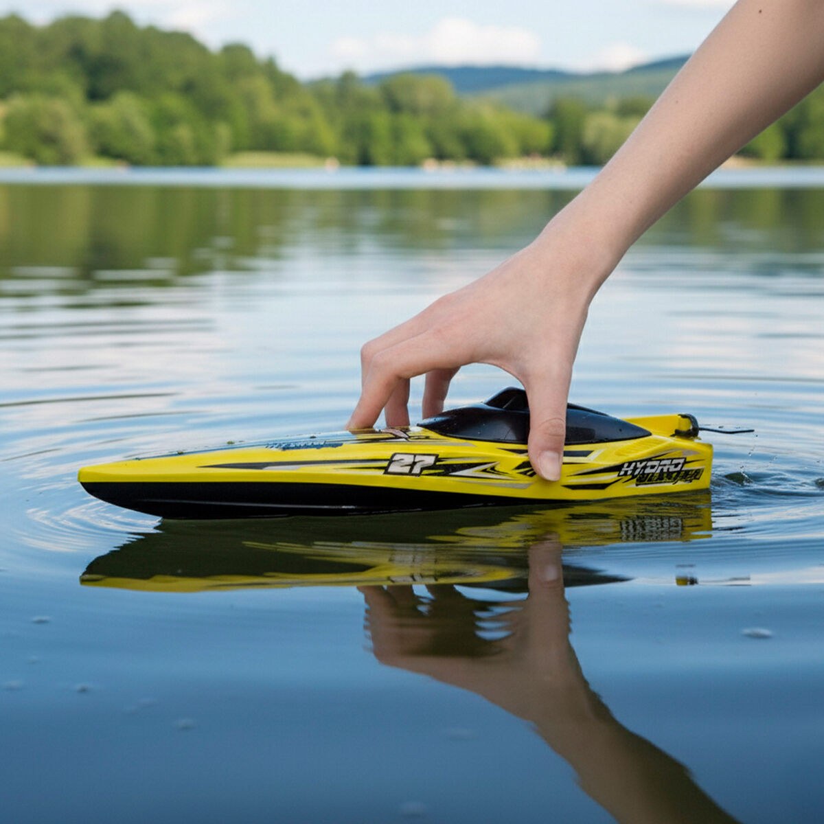 Radio-controlled Boat Maisto (6 Units)