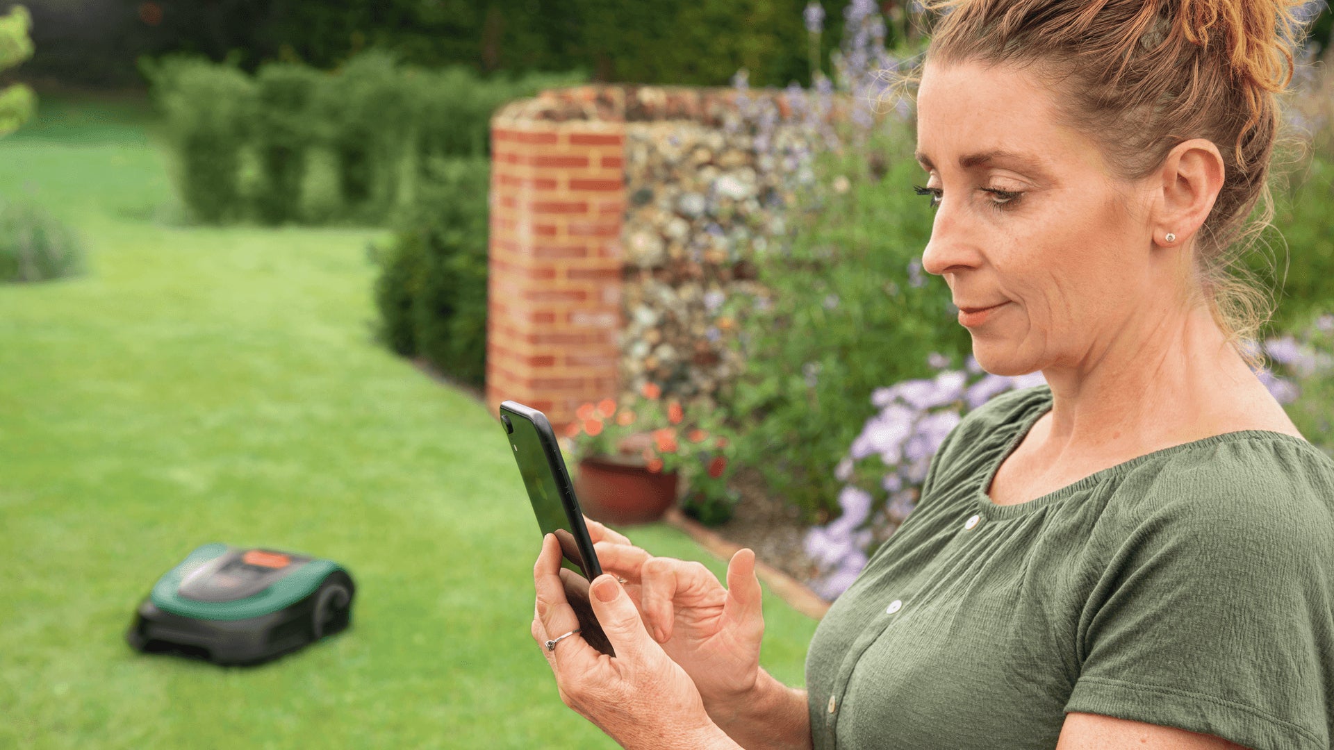 Bosch Bosch Indego M+ 700 Tondeuse à gazon robot Batterie Noir, Vert