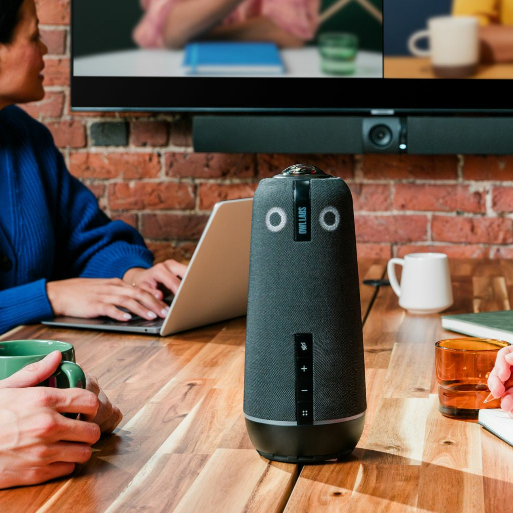 Owl Labs Meeting Owl 4+ – Caméra de visioconférence intelligente 4K, microphone et haut-parleur à 360°, avec des fonctionnalités telles que la focalisation automatique sur la personne qui parle, le zoom intelligent et l’égalisation du bruit
