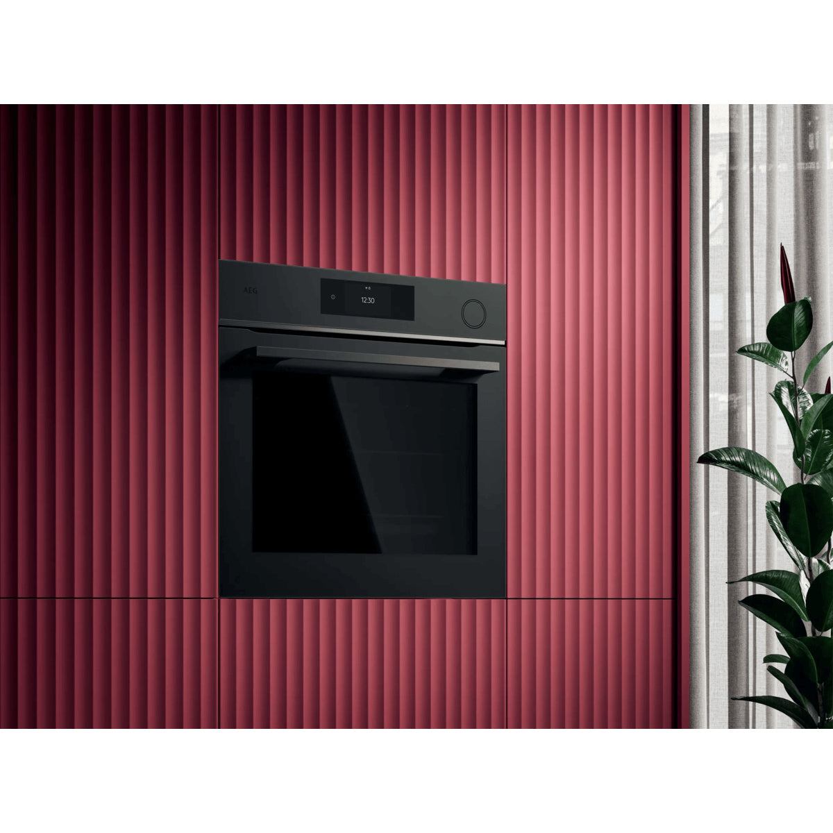AEG Series 7000 TR7PB731ST 72 L 3390 W Noir