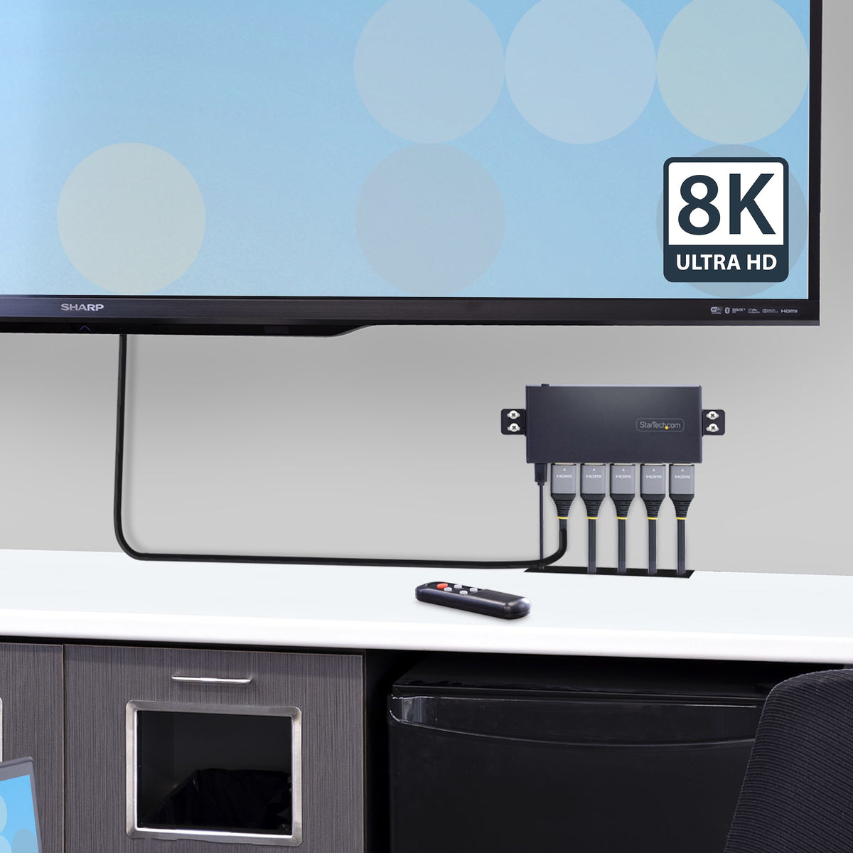 StarTech.com Switch HDMI 8K 4 ports, HDMI 2.1 4K 120Hz HDR10+, 8K 60Hz UHD, 4 Entrées 1 Sortie, Commutation Auto/Manuell