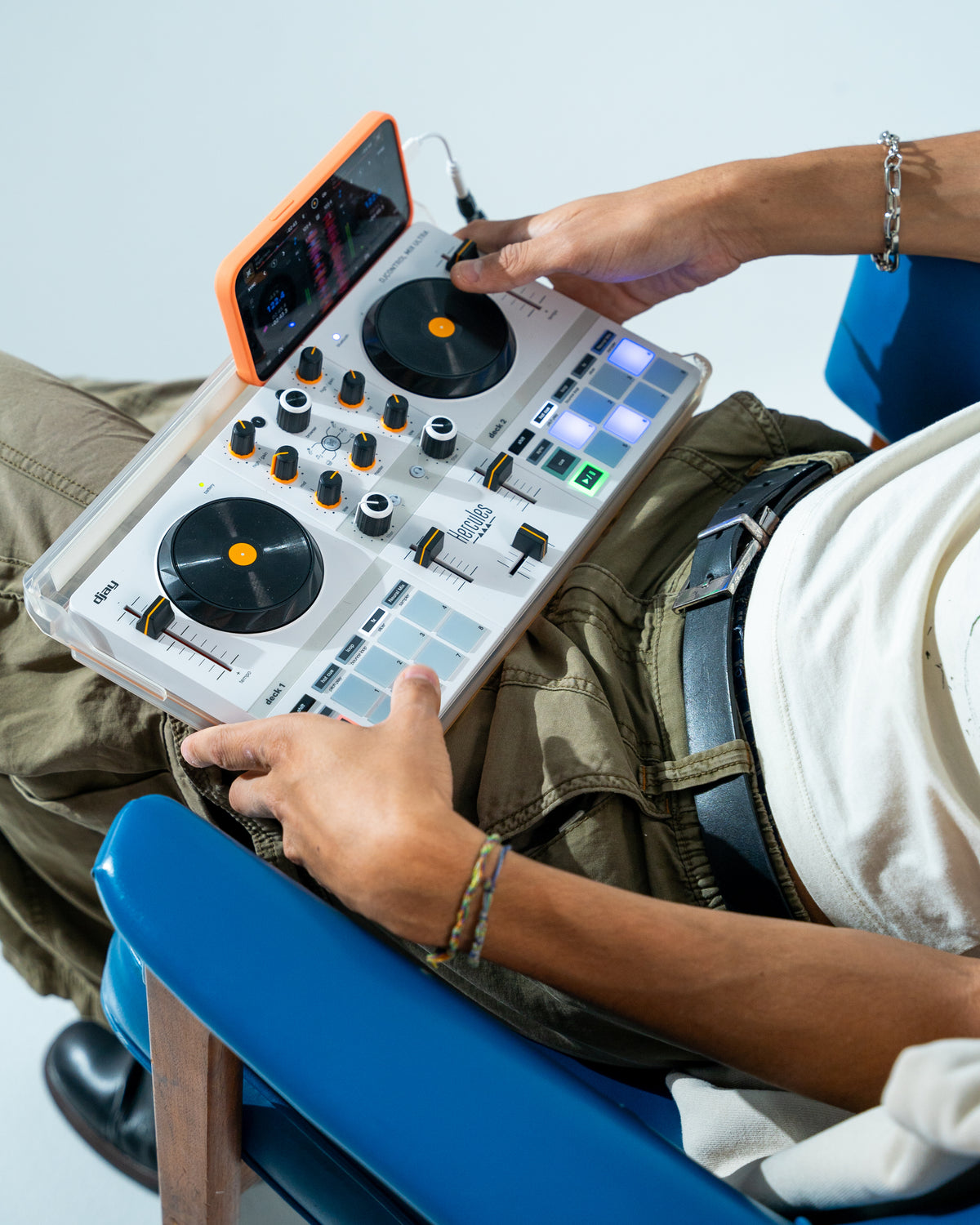 Hercules DJControl Mix Ultra Contrôleur DJ Mobile Sans Fil, Blanc