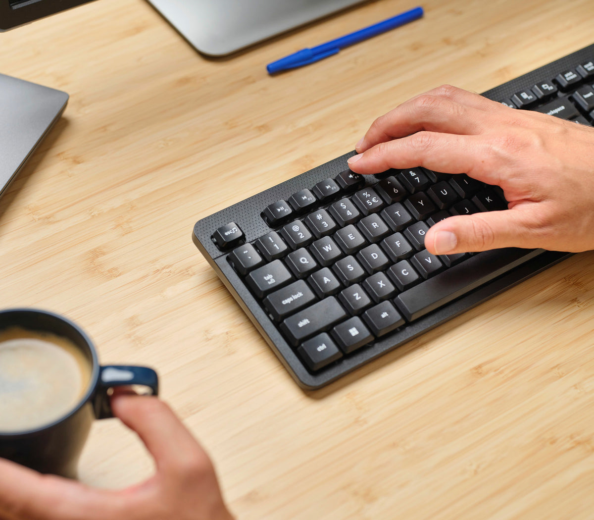Trust Ody II Clavier de Bureau Sans Fil RF, QWERTY Nordique, Noir