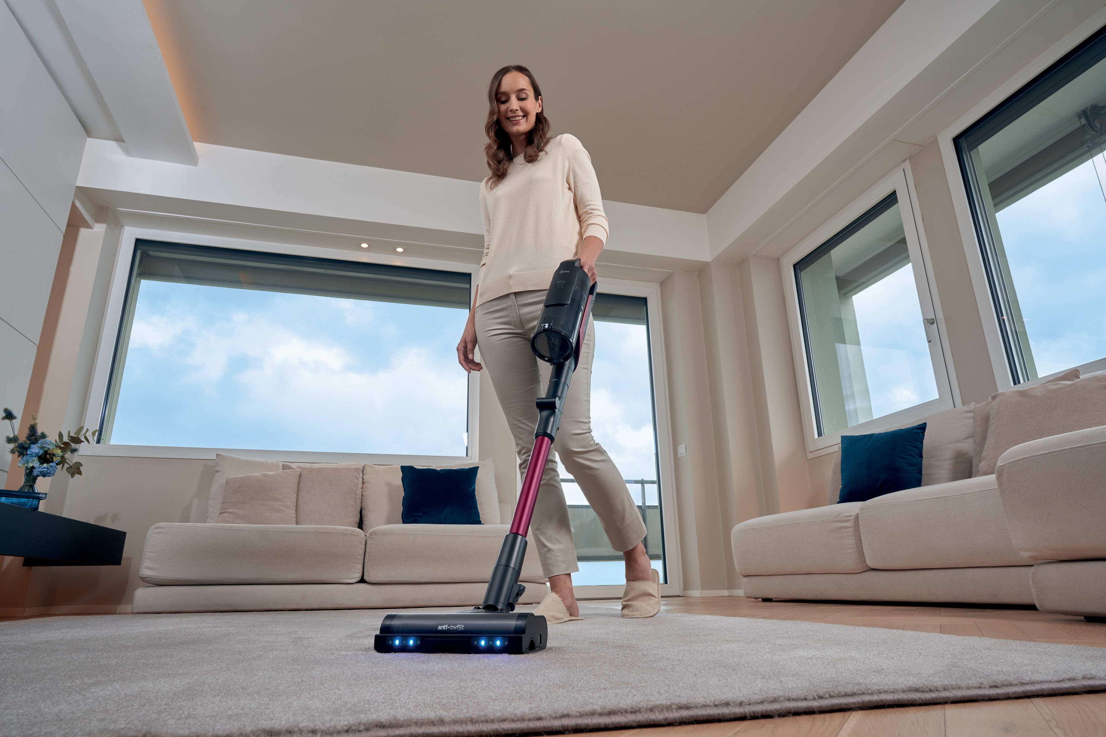 Hoover HF610HX 011 Aspirateur balai Batterie Sec EPA Sans sac 0,7 L 650 W Magenta 4 Ah
