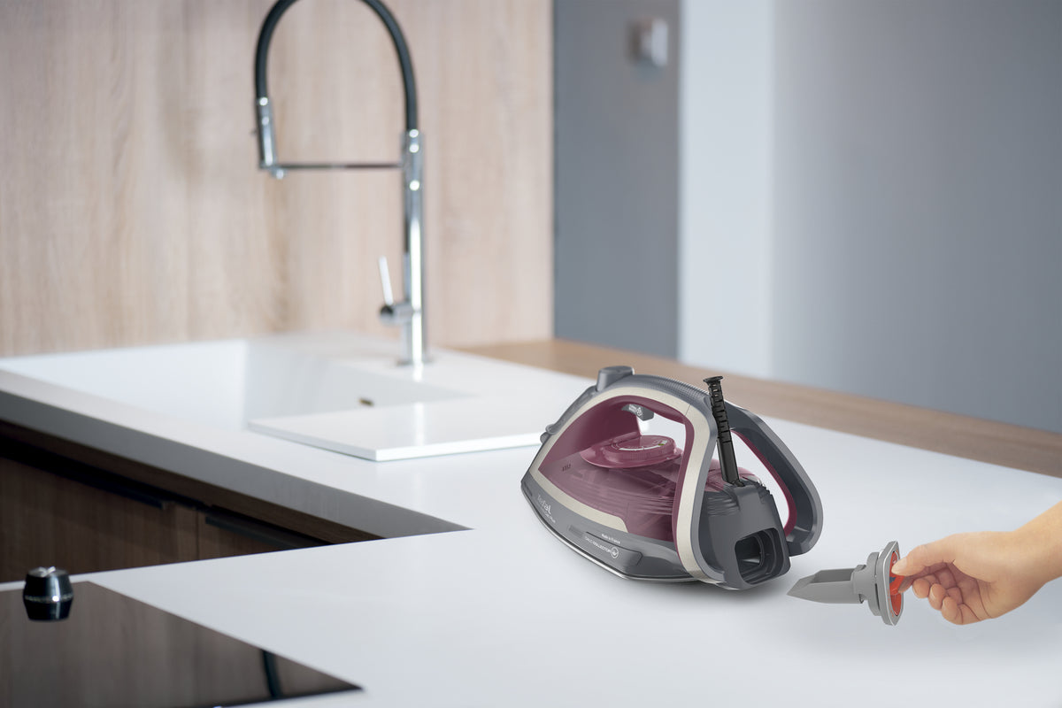 Tefal Ultragliss Anti-Calc Plus FV6840 Fer à vapeur 2800 W Violet, Argent - vue 5