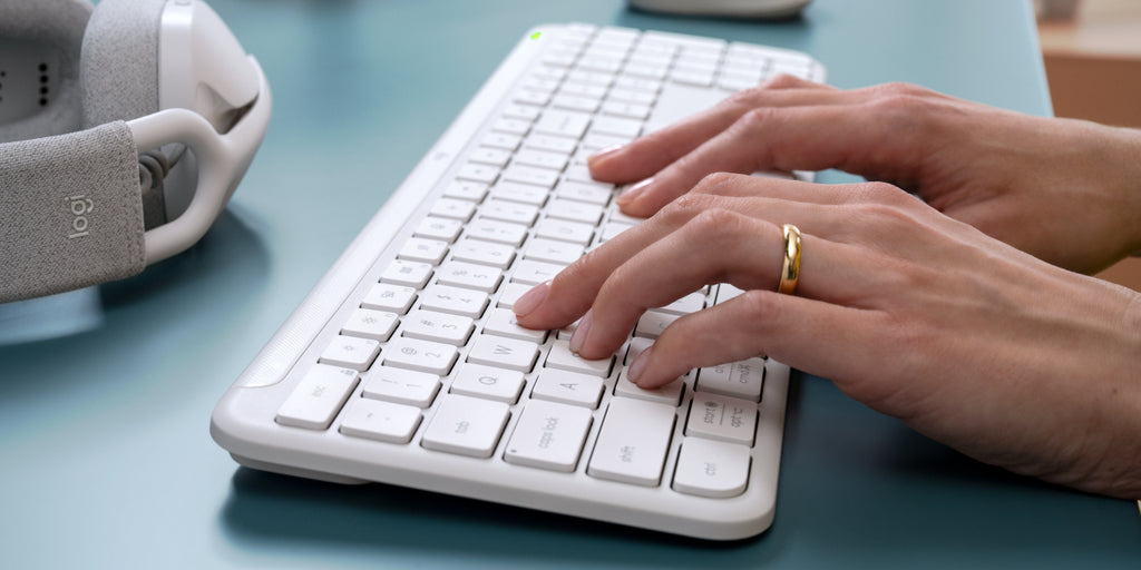 Logitech Signature Slim K950 Clavier Sans Fil US International