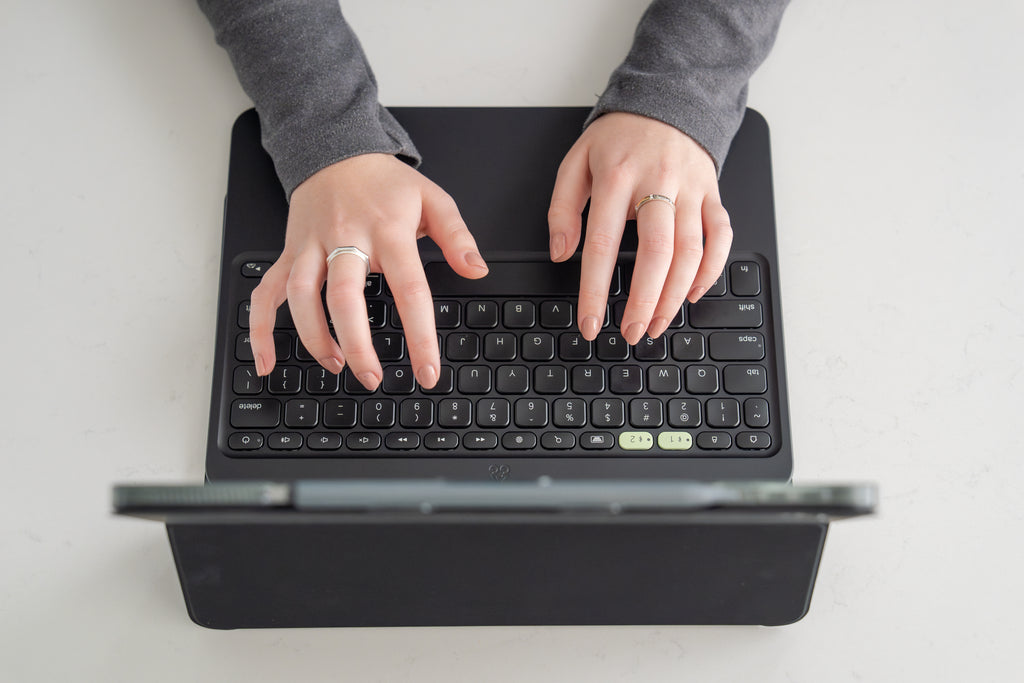 ZAGG Pro Keys 2 Clavier Bluetooth Nordique pour iPad Air 13 (M2), Noir
