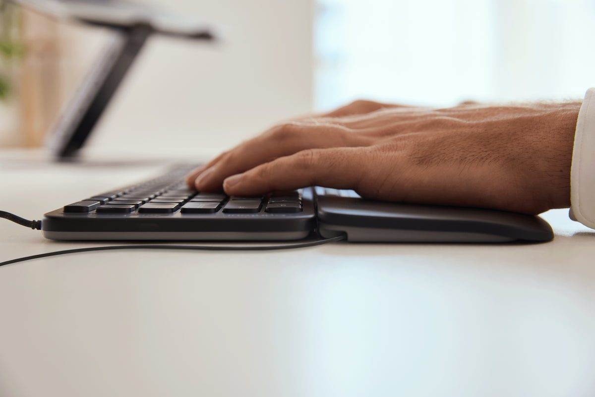 Contour Design CDKBBALPN21500 clavier maison/bureau USB QWERTY Nordique Noir