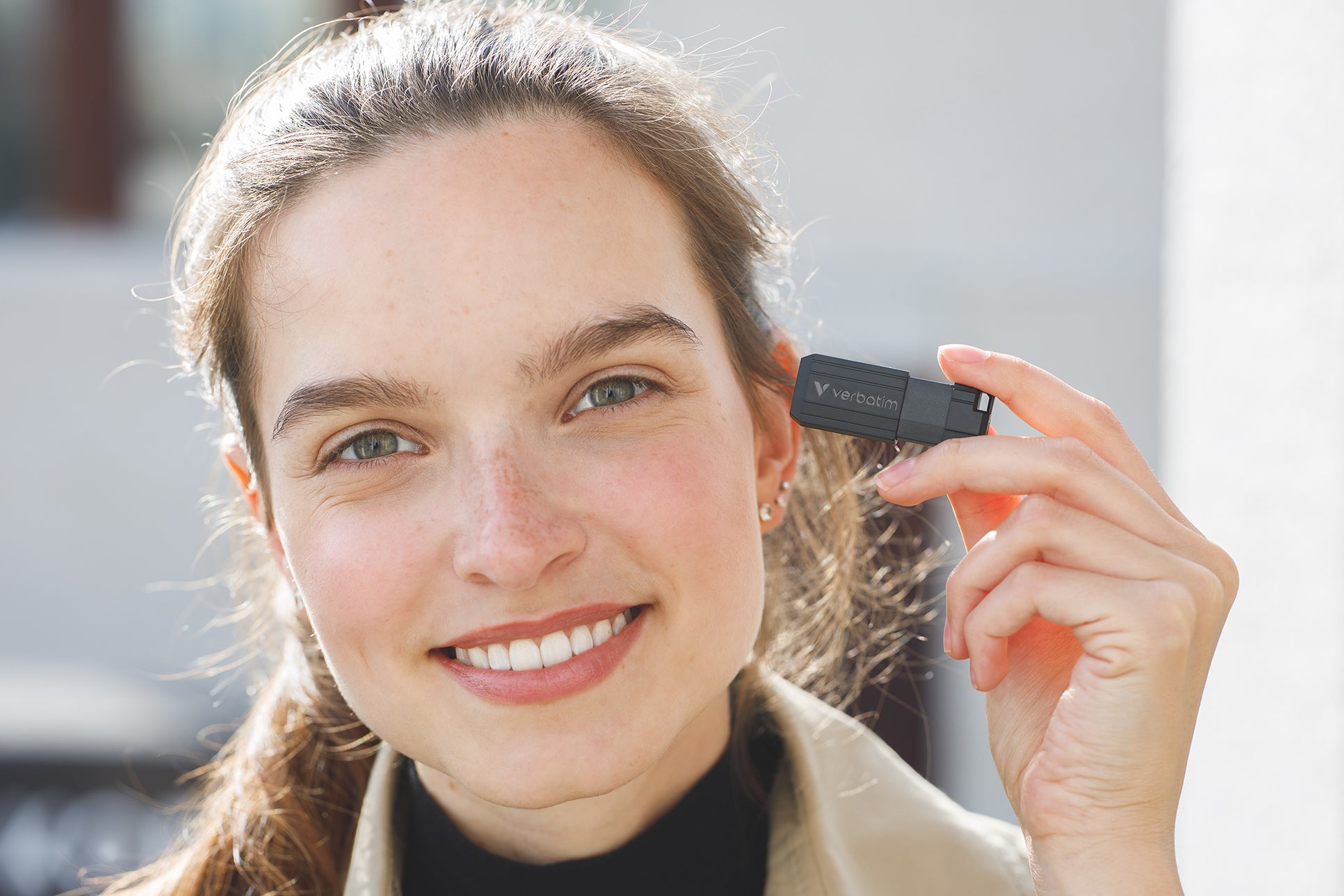 Verbatim Micro-clé USBPinStripe de 128 Go - noire