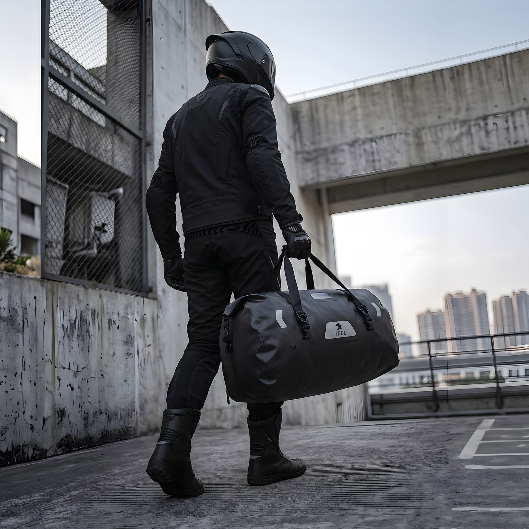 Sac arrière moto 36L, sac à dos grande capacité en PVC, rangement universel pour moto, sac étanche à fermeture enroulable avec bandes réfléchissantes, adapté au camping