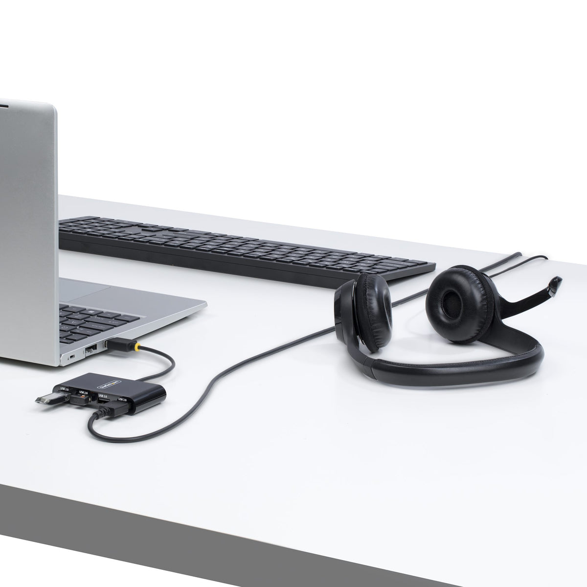 StarTech.com Hub USB 2.0 à 4 Ports, Alimentation par Bus, Portable, 480Mbps, Protection OCP