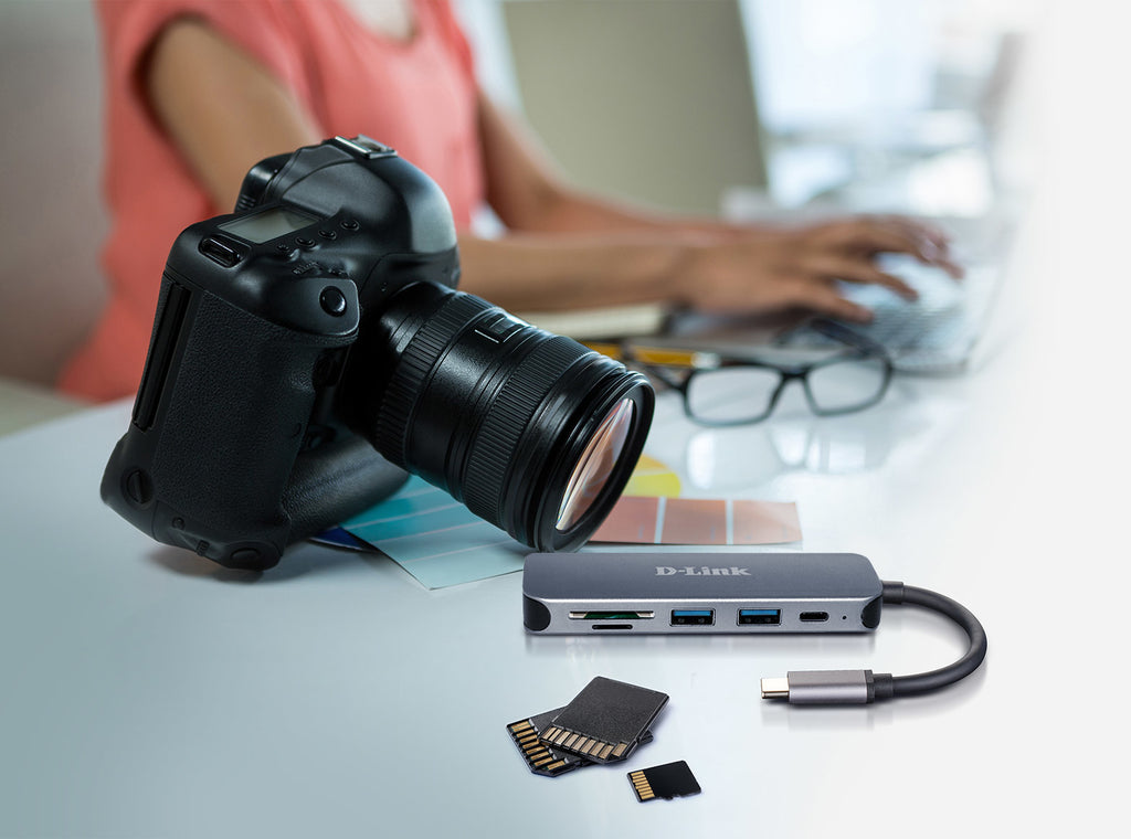 D-Link Hub USB-C 5-en-1 avec lecteur de carte DUB-2325