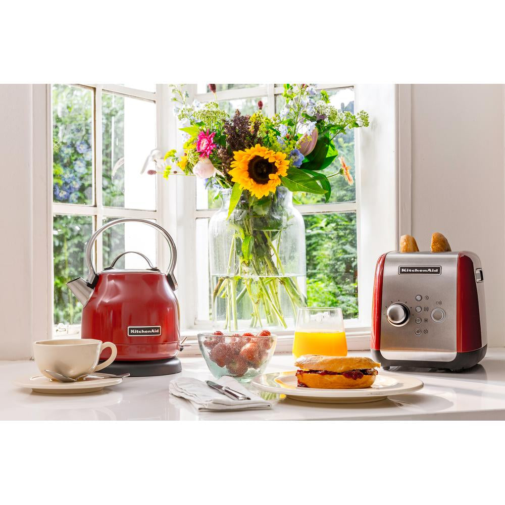KitchenAid 5KEK1222EER Bouilloire Électrique 1,25 L 2200 W, Acier Inoxydable, Noir et Rouge
