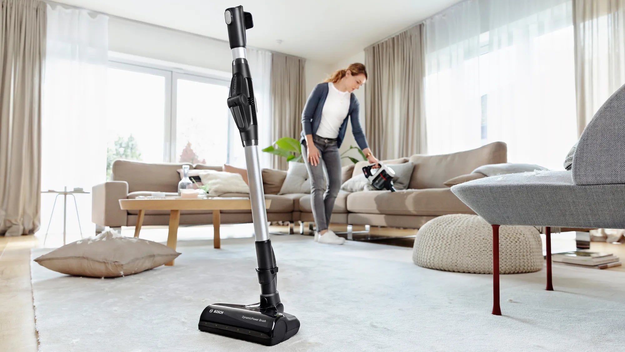 Bosch Bosch BBS711W aspirateur balai et balai électrique Aspirateur-balai 2 en 1 Batterie Sec Filtre hygiénique Sans sac 0,3 L Blanc