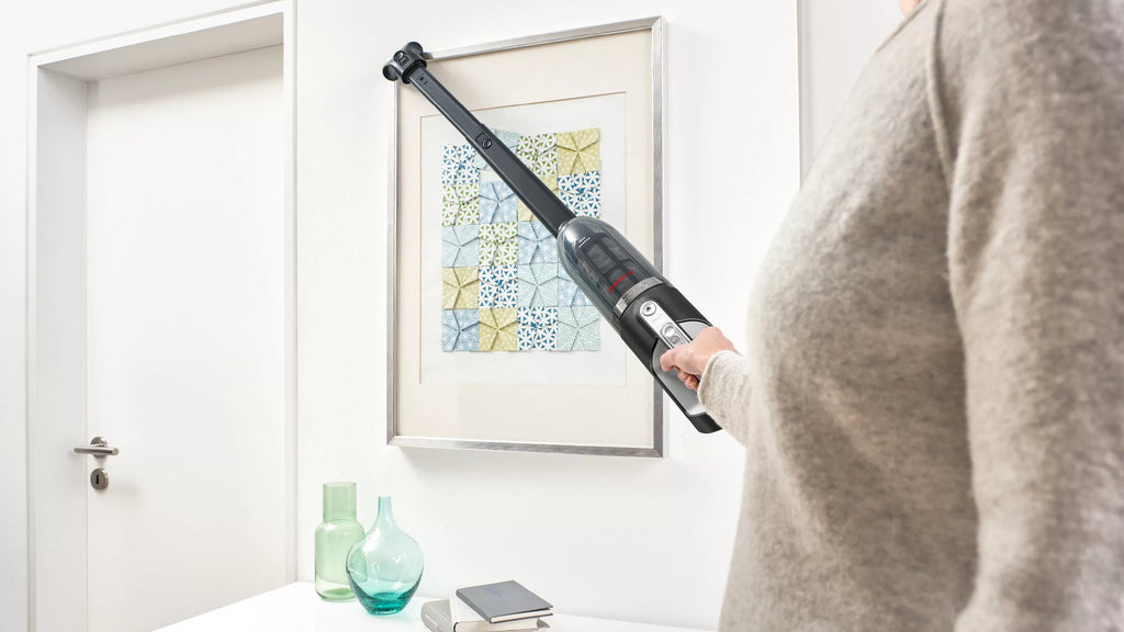 Bosch Bosch Serie 4 BBH3ZOO28 aspirateur balai et balai électrique Batterie Sec Sans sac 0,4 L Rouge 2,15 Ah