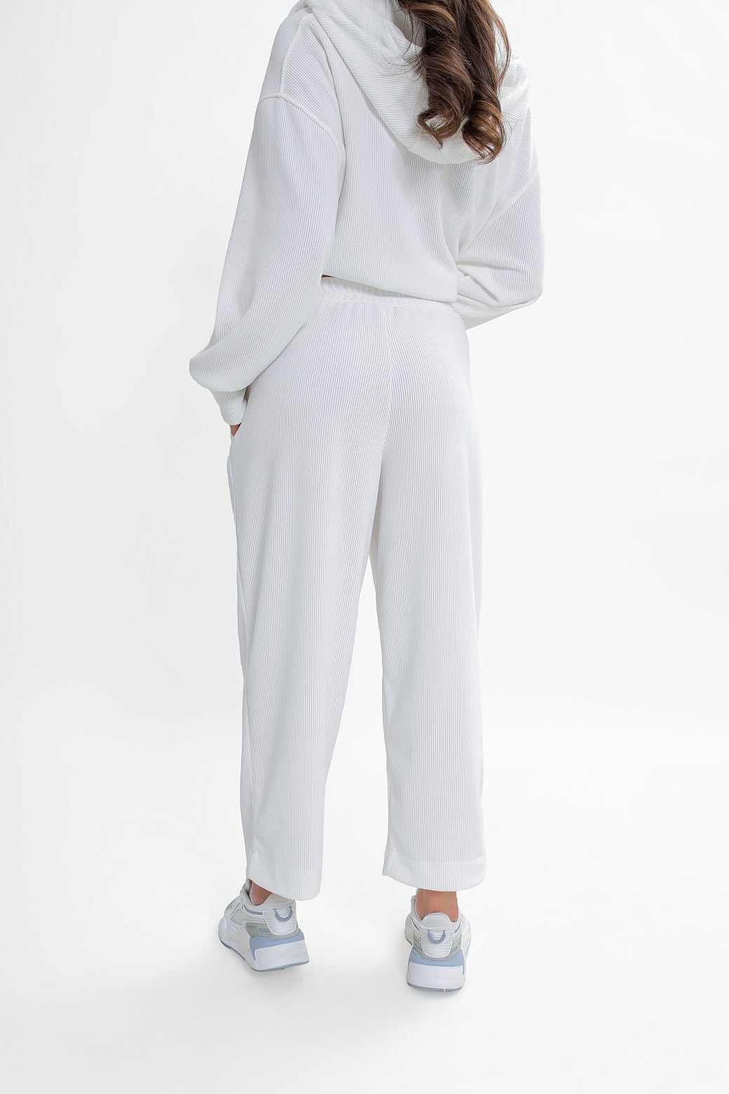 Pantalon en velours côtelé pour femme avec des plis