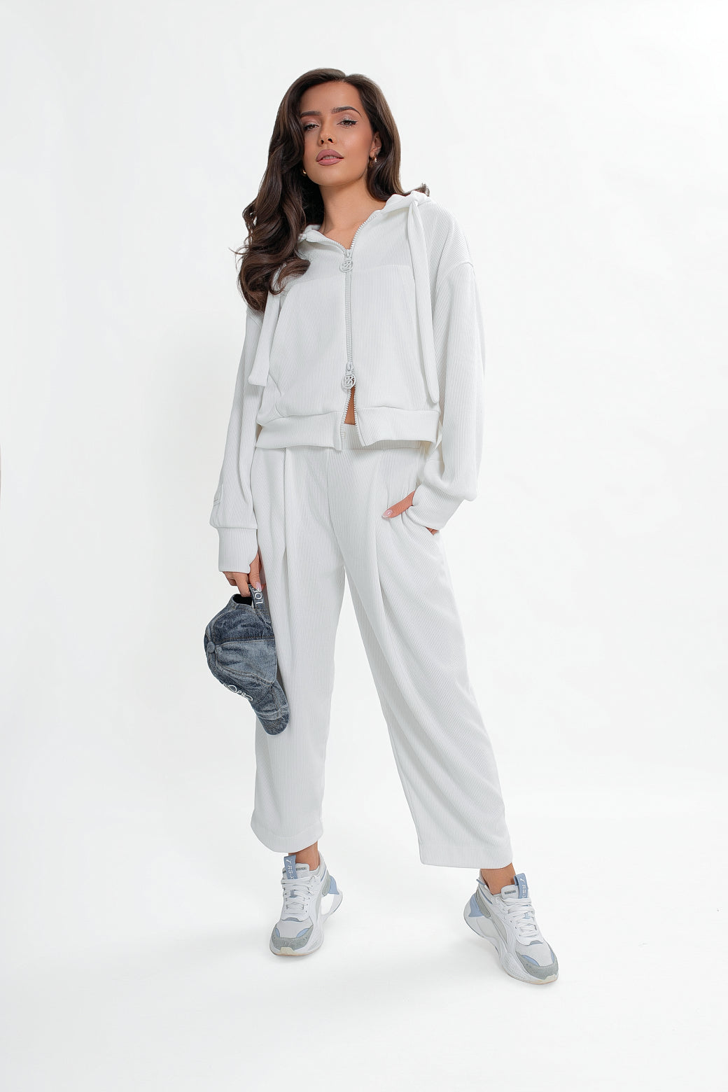 Pantalon en velours côtelé pour femme avec des plis