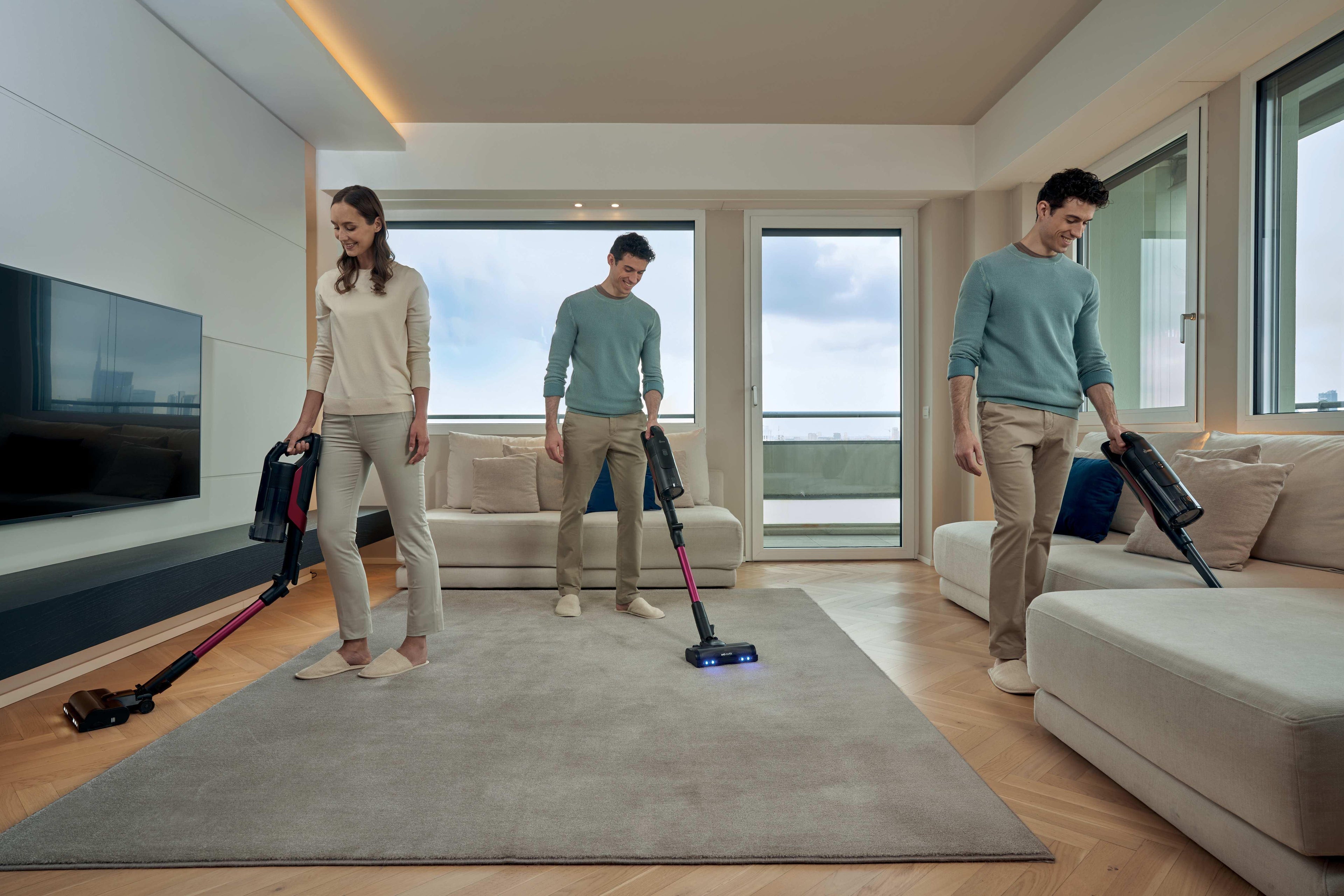 Hoover HF610HX 011 Aspirateur balai Batterie Sec EPA Sans sac 0,7 L 650 W Magenta 4 Ah